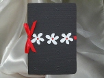 Einladungskarte schwarz mit rotem Satinband